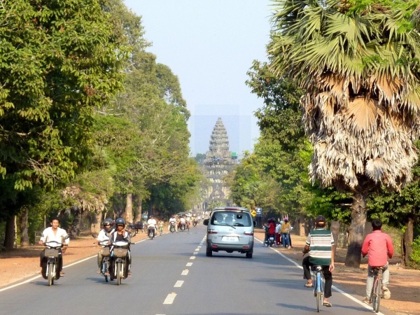 TOUR DU LỊCH CAMPUCHIA PHNOMPENH - SIEMREAP - BIỂN HỒ