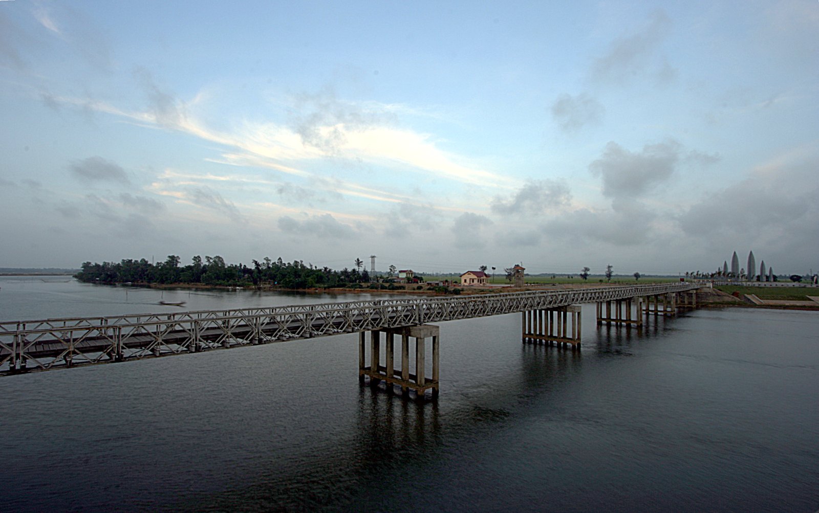 DU LỊCH ĐÀ NẴNG - HỘI AN - BÀ NÀ - HUẾ - ĐỘNG PHONG NHA